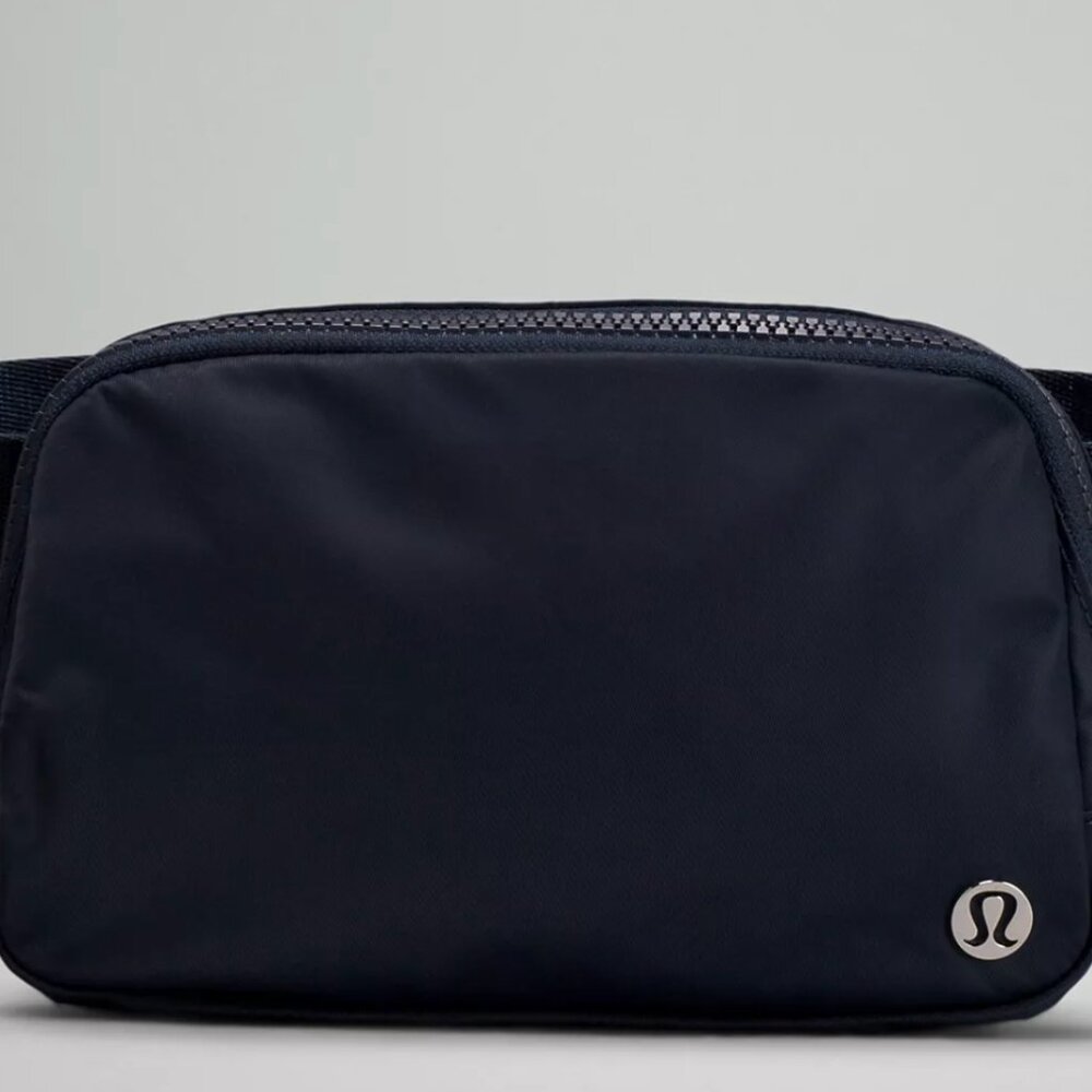 NWT Lululemon Everywhere Belt Bag in Black